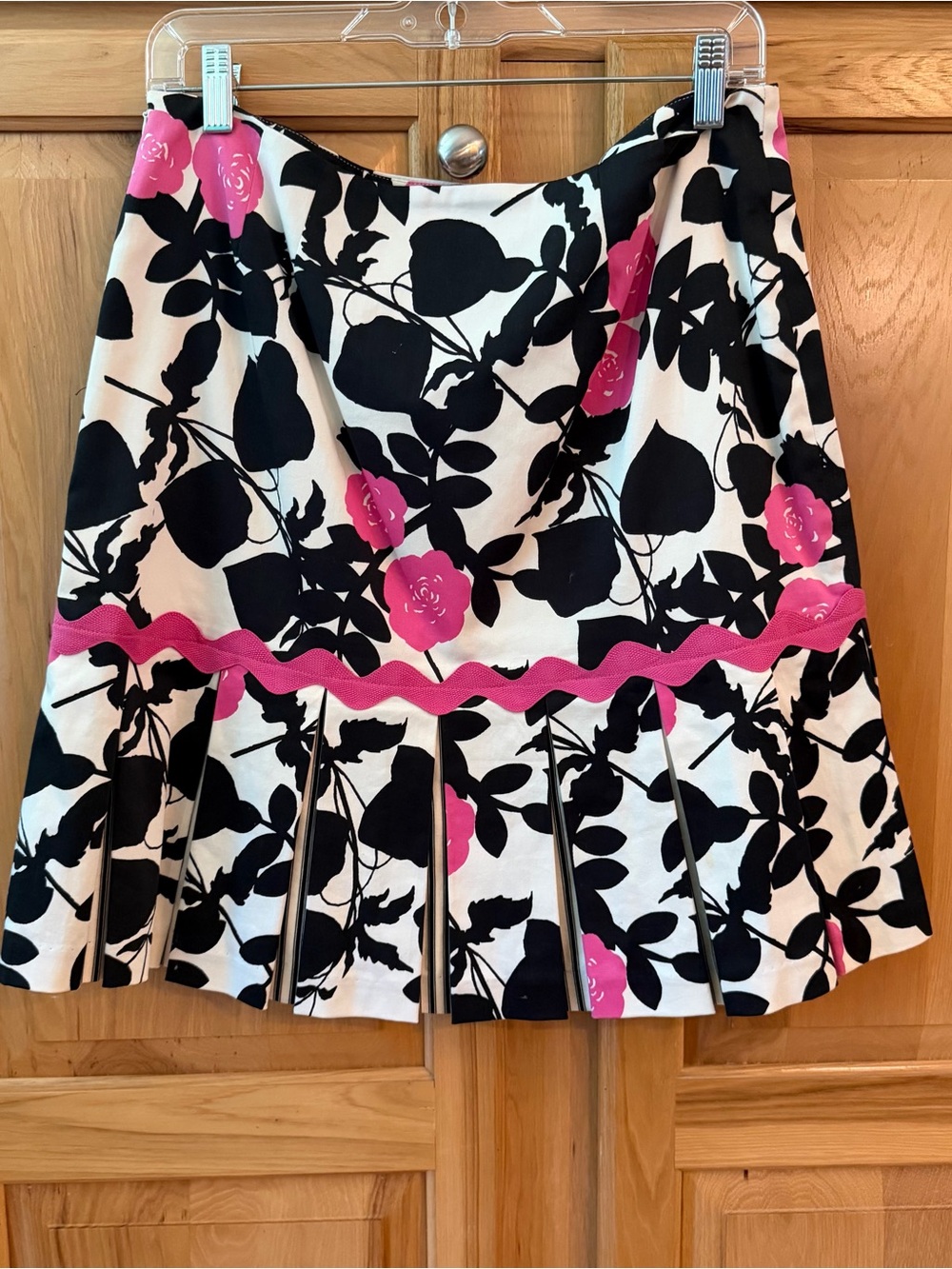 Jennifer Reale Design Floral Skirt with Pink Trim Size 8